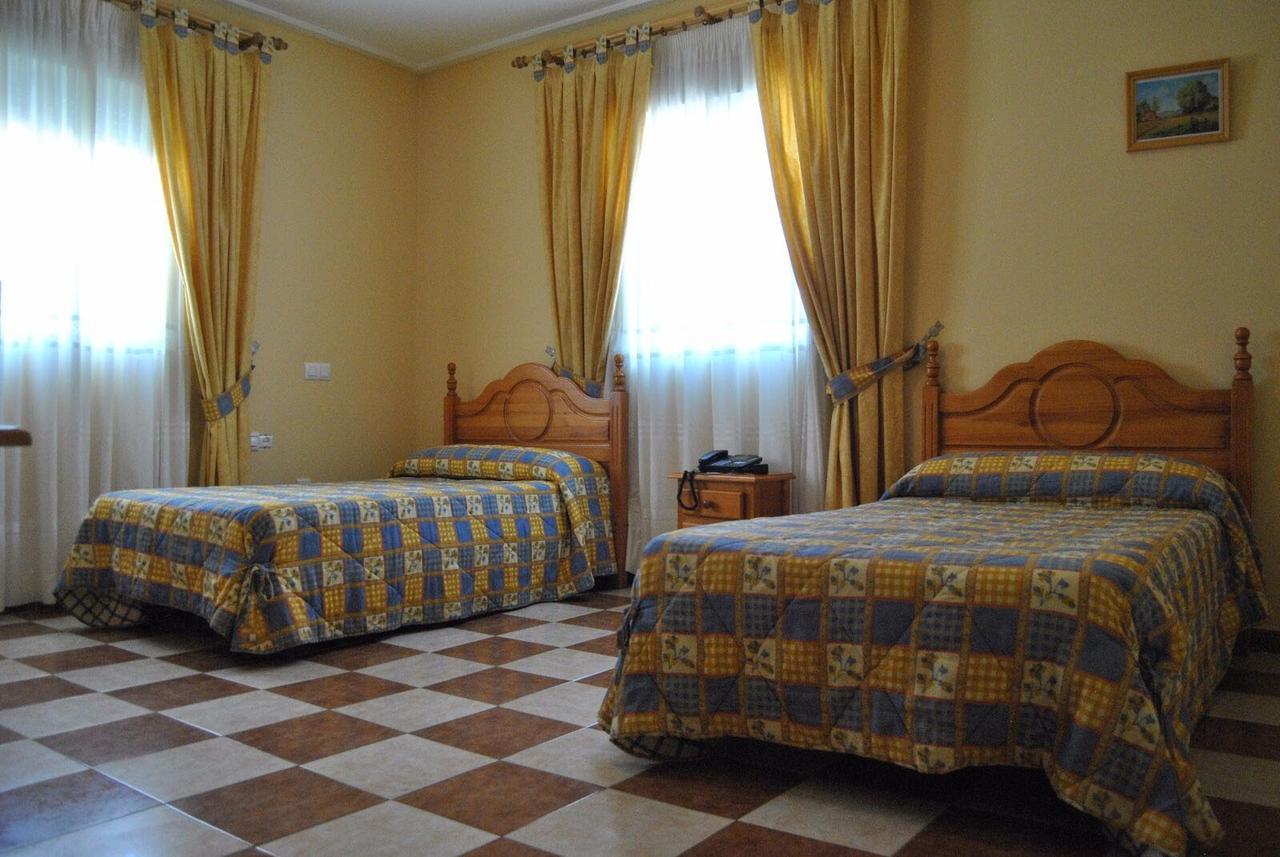 Hotel Las Dehesas Navalvillar de Pela Extérieur photo